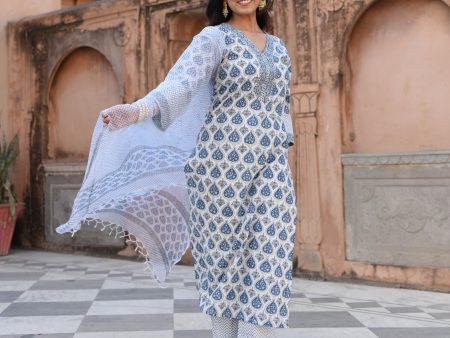 NOZ2TOZ Women White Printed Viscose Rayon Kurta And Palazzo Set Supply