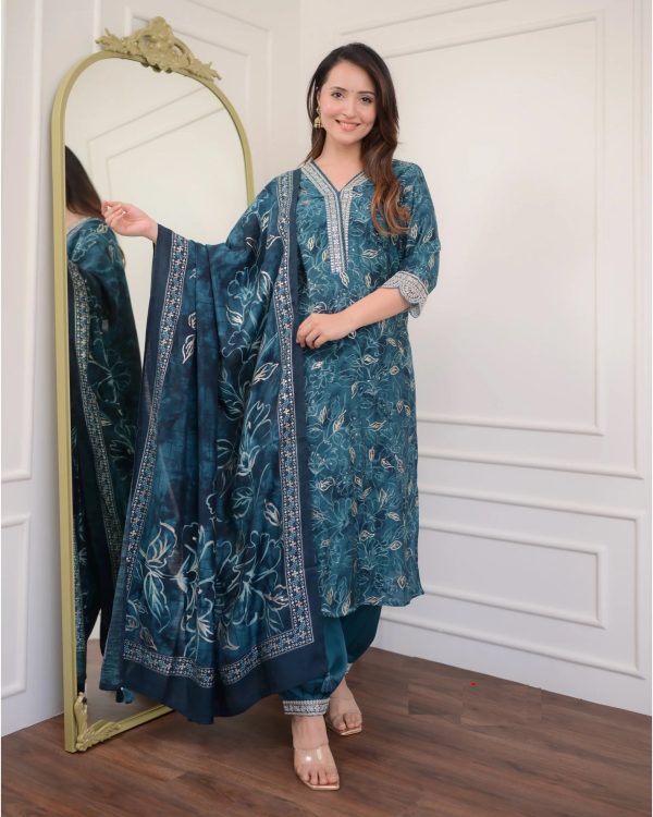 Indian Fashion Women Morepeach Embroidery Viscose Rayon Kurta, Pant And Dupatta Set Hot on Sale