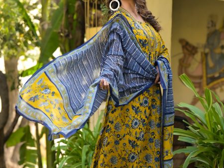 NOZ2TOZ Women Yellow And Blue Printed Viscose Rayon Kurta, Pant And Dupatta Set Cheap